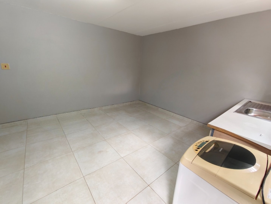 To Let 1 Bedroom Property for Rent in Heuwelsig Free State